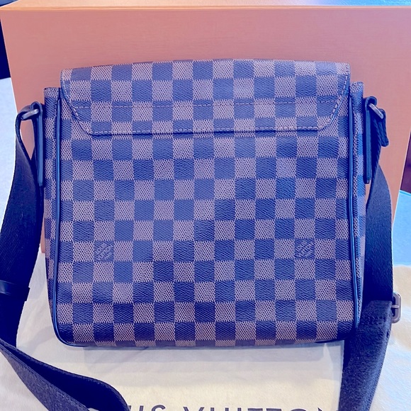 Authentic Louis Vuitton - Picture 2 of 4